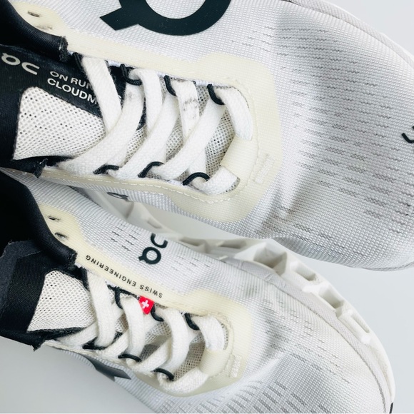 On Running women’s SIZE 6.5 Cloudmonster sneakers in black & white - Picture 12 of 12